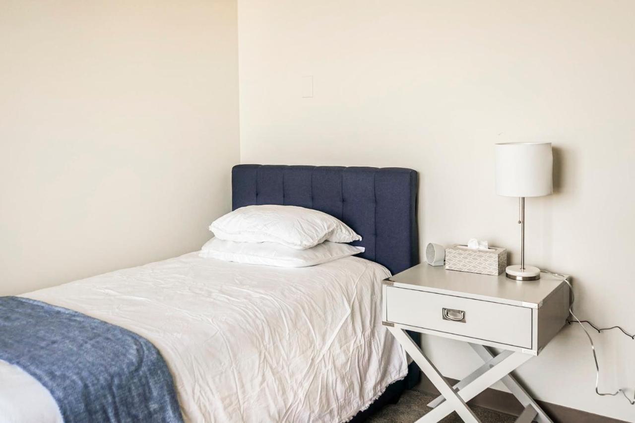 Short Term Rentals At The Park At Trowbridge Senior Community 绍斯菲尔德 外观 照片