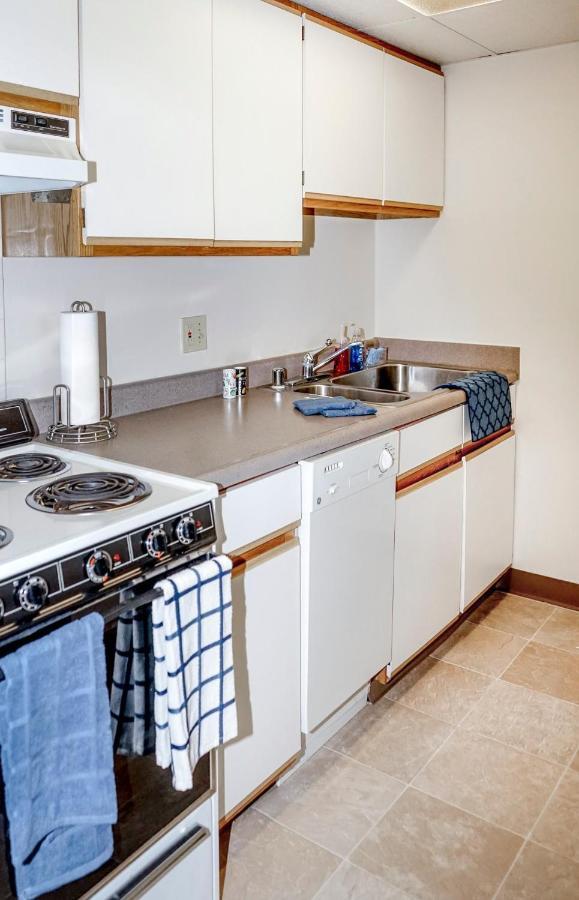 Short Term Rentals At The Park At Trowbridge Senior Community 绍斯菲尔德 外观 照片