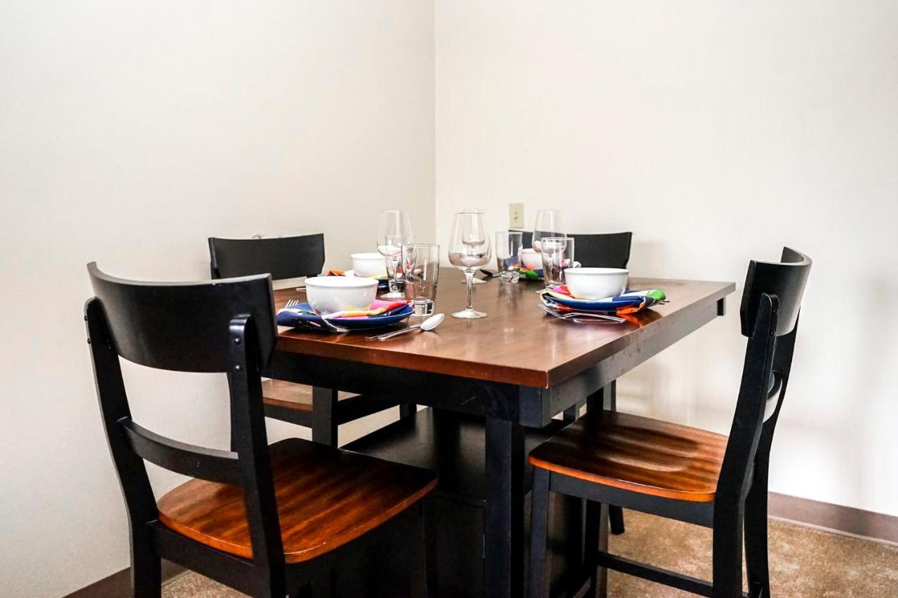 Short Term Rentals At The Park At Trowbridge Senior Community 绍斯菲尔德 外观 照片