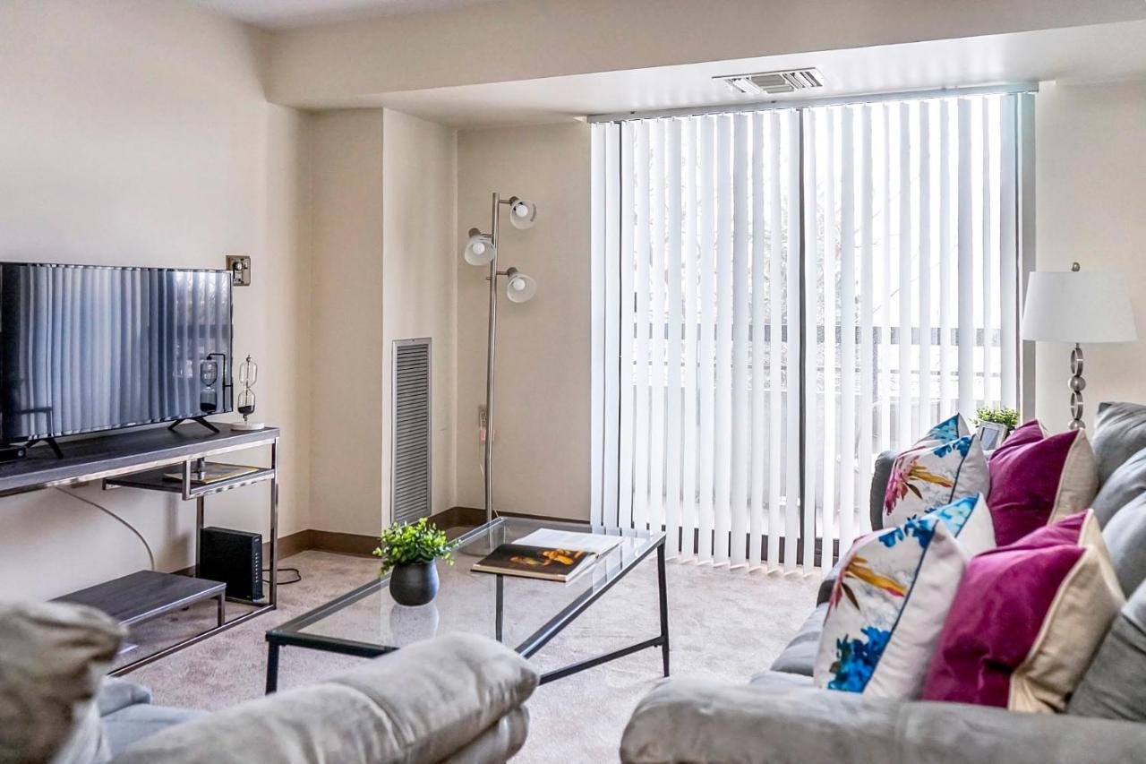 Short Term Rentals At The Park At Trowbridge Senior Community 绍斯菲尔德 外观 照片
