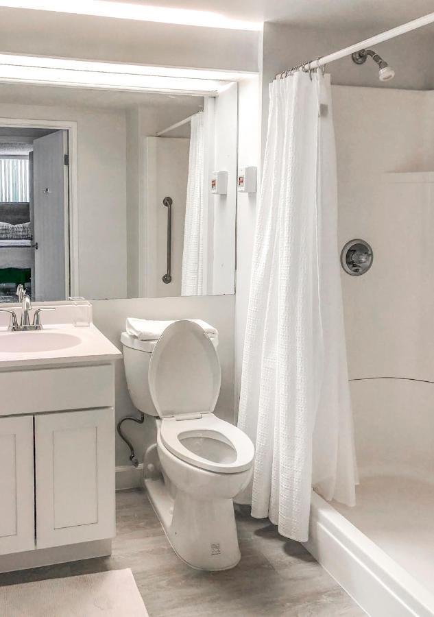 Short Term Rentals At The Park At Trowbridge Senior Community 绍斯菲尔德 外观 照片